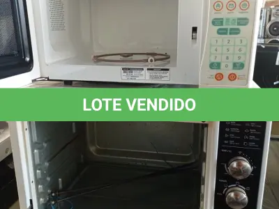 LOTE 302 - 01 FORNO ELÉTRICO E 01 MICRO-ONDAS INCOMPLETOS. (NO ESTADO, LEILÃO NÃO TEM GARANTIA E NEM DEVOLUÇÃO, SUJEITO A POSSÍVEIS AVARIAS VISÍVEIS/OCULTAS E/OU AUSÊNCIA DE COMPONENTES).