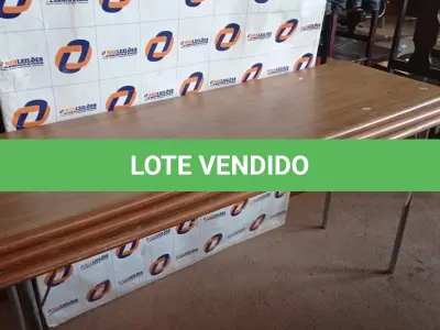 LOTE 468 - 01 APARADOR COM BASE DE FERRO, TAMPO DE MADEIRA COM 02 TAMPOS SOBRESSALENTES. (NO ESTADO, LEILÃO NÃO TEM GARANTIA E NEM DEVOLUÇÃO, SUJEITO A POSSÍVEIS AVARIAS VISÍVEIS/OCULTAS E/OU AUSÊNCIA DE COMPONENTES).