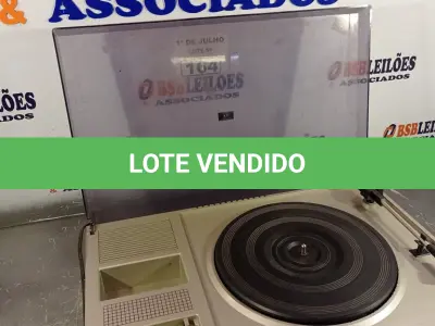 LOTE 164 - 01 APARELHO DE SOM 3X1 MARCA NATIONAL SENDO TOCA DISCOS/AM/FM E CASSETE. (NO ESTADO, LEILÃO NÃO TEM GARANTIA E NEM DEVOLUÇÃO, SUJEITO A POSSÍVEIS AVARIAS VISÍVEIS/OCULTAS E/OU AUSÊNCIA DE COMPONENTES).