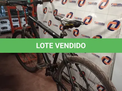 LOTE 292 - 01 BICICLETA ARO 26. (NO ESTADO, LEILÃO NÃO TEM GARANTIA E NEM DEVOLUÇÃO, SUJEITO A POSSÍVEIS AVARIAS VISÍVEIS/OCULTAS E/OU AUSÊNCIA DE COMPONENTES).