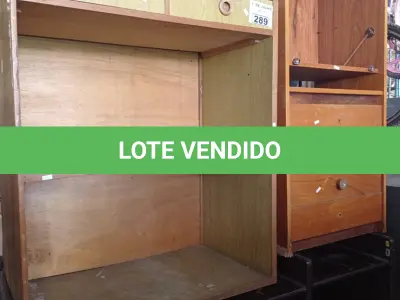 LOTE 289 - 01 LOTE COM VÁRIOS ARMÁRIOS EM MADEIRA MODELOS DIVERSOS.  (NO ESTADO, LEILÃO NÃO TEM GARANTIA E NEM DEVOLUÇÃO, SUJEITO A POSSÍVEIS AVARIAS VISÍVEIS/OCULTAS E/OU AUSÊNCIA DE COMPONENTES).