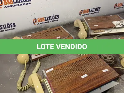 LOTE 332 - 04 APARELHOS DE TELEFONE ANTIGOS. (NO ESTADO, LEILÃO NÃO TEM GARANTIA E NEM DEVOLUÇÃO, SUJEITO A POSSÍVEIS AVARIAS VISÍVEIS/OCULTAS E/OU AUSÊNCIA DE COMPONENTES).