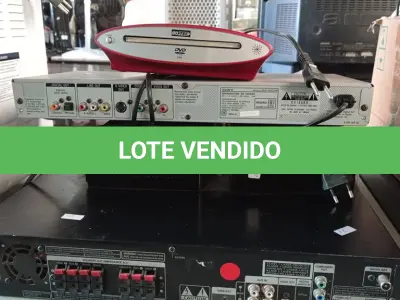 LOTE 301 - 03 APARELHOS DE DVD MARCAS E MODELOS DIVERSOS. (NO ESTADO, LEILÃO NÃO TEM GARANTIA E NEM DEVOLUÇÃO, SUJEITO A POSSÍVEIS AVARIAS VISÍVEIS/OCULTAS E/OU AUSÊNCIA DE COMPONENTES).