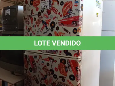 LOTE 321 - 01 GELADEIRA MARCA ELECTROLUX 220V. (NO ESTADO, LEILÃO NÃO TEM GARANTIA E NEM DEVOLUÇÃO, SUJEITO A POSSÍVEIS AVARIAS VISÍVEIS/OCULTAS E/OU AUSÊNCIA DE COMPONENTES).