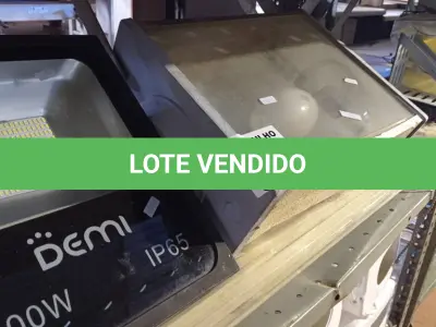 LOTE 161 - 01 PERSIANA1,5M, 01 LUMINÁRIA DE PÁTIO, 01 REFLETOR DE LED E 01 CHUVEIRO. (NO ESTADO, LEILÃO NÃO TEM GARANTIA E NEM DEVOLUÇÃO, SUJEITO A POSSÍVEIS AVARIAS VISÍVEIS/OCULTAS E/OU AUSÊNCIA DE COMPONENTES).