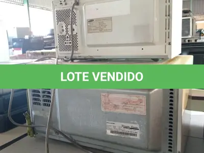 LOTE 272 - 02 MICRO-ONDAS MARCAS E MODELOS DIVERSOS. (NO ESTADO, LEILÃO NÃO TEM GARANTIA E NEM DEVOLUÇÃO, SUJEITO A POSSÍVEIS AVARIAS VISÍVEIS/OCULTAS E/OU AUSÊNCIA DE COMPONENTES).