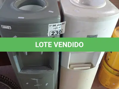 LOTE 230 - 02 BEBEDOUROS PARA GARRAFÃO SENDO 01 ESMALTEC 220V E 01 IBBL 127V. (NO ESTADO, LEILÃO NÃO TEM GARANTIA E NEM DEVOLUÇÃO, SUJEITO A POSSÍVEIS AVARIAS VISÍVEIS/OCULTAS E/OU AUSÊNCIA DE COMPONENTES).