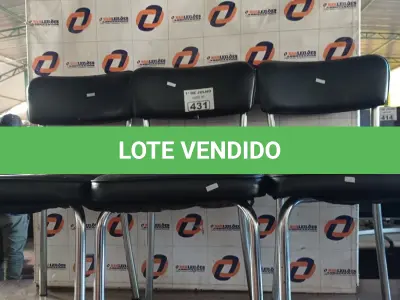 LOTE 431 - 03 CADEIRAS DE ESCRITÓRIO CROMADAS COM BASES FIXAS. (NO ESTADO, LEILÃO NÃO TEM GARANTIA E NEM DEVOLUÇÃO, SUJEITO A POSSÍVEIS AVARIAS VISÍVEIS/OCULTAS E/OU AUSÊNCIA DE COMPONENTES).
