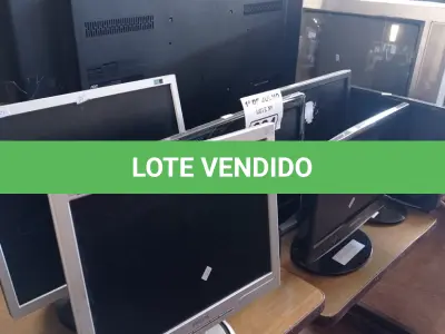 LOTE 324 - 06 MONITORES MARCAS E MODELOS DIVERSOS PARA RETIRADA DE PEÇAS. (NO ESTADO, LEILÃO NÃO TEM GARANTIA E NEM DEVOLUÇÃO, SUJEITO A POSSÍVEIS AVARIAS VISÍVEIS/OCULTAS E/OU AUSÊNCIA DE COMPONENTES).