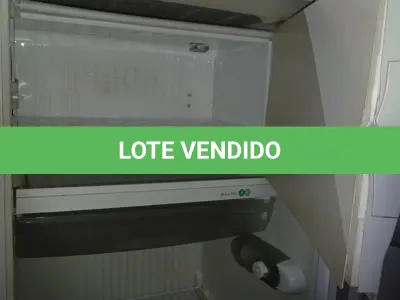 LOTE 440 - 01 GELADEIRA MARCA CÔNSUL 220V. (NO ESTADO, LEILÃO NÃO TEM GARANTIA E NEM DEVOLUÇÃO, SUJEITO A POSSÍVEIS AVARIAS VISÍVEIS/OCULTAS E/OU AUSÊNCIA DE COMPONENTES).