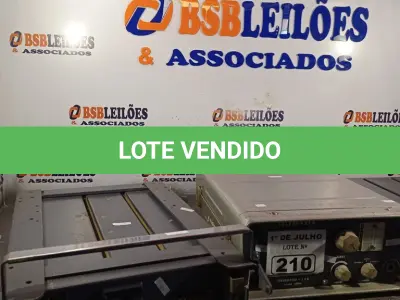 LOTE 210 - 03 RÁDIOS COMUNICADORES MARCAS E MODELOS DIVERSOS. (NO ESTADO, LEILÃO NÃO TEM GARANTIA E NEM DEVOLUÇÃO, SUJEITO A POSSÍVEIS AVARIAS VISÍVEIS/OCULTAS E/OU AUSÊNCIA DE COMPONENTES).