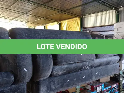 LOTE 141 - 02 SOFÁS DE 02 LUGARES. (NO ESTADO, LEILÃO NÃO TEM GARANTIA E NEM DEVOLUÇÃO, SUJEITO A POSSÍVEIS AVARIAS VISÍVEIS/OCULTAS E/OU AUSÊNCIA DE COMPONENTES).