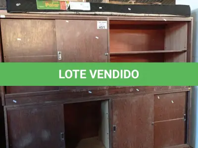 LOTE 451 - 01 ARMÁRIOS BAIXOS COM PORTAS DE CORRES E 01 COLCHÃO DE SOLTEIRO. (NO ESTADO, LEILÃO NÃO TEM GARANTIA E NEM DEVOLUÇÃO, SUJEITO A POSSÍVEIS AVARIAS VISÍVEIS/OCULTAS E/OU AUSÊNCIA DE COMPONENTES).