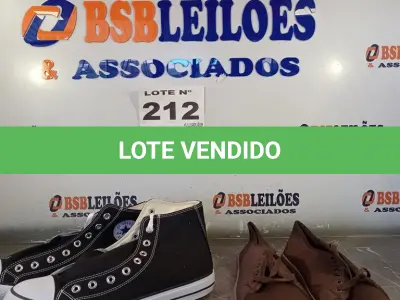 LOTE 212 - 02 – PARES DE CALÇADOS MASCULINO Nº 44 (NO ESTADO, NÃO SABEMOS SE FUNCIONA. LEILÃO NÃO TEM GARANTIA E NEM DEVOLUÇÃO, SUJEITO A POSSÍVEIS AVARIAS VISÍVEIS/OCULTAS E/OU AUSÊNCIA DE COMPONENTES)