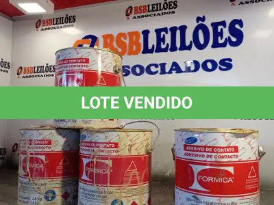 LOTE 045 - 04 - LATAS ADESIVO DE CONTATO FORMICA (NO ESTADO, NÃO SABEMOS SE FUNCIONA. LEILÃO NÃO TEM GARANTIA E NEM DEVOLUÇÃO, SUJEITO A POSSÍVEIS AVARIAS VISÍVEIS/OCULTAS E/OU AUSÊNCIA DE COMPONENTES)