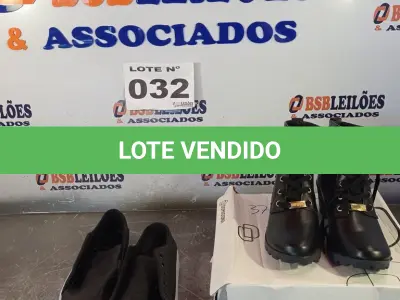 LOTE 032 - 02 – PARES DE CALÇADOS FEMININO Nº 37 (NO ESTADO, NÃO SABEMOS SE FUNCIONA. LEILÃO NÃO TEM GARANTIA E NEM DEVOLUÇÃO, SUJEITO A POSSÍVEIS AVARIAS VISÍVEIS/OCULTAS E/OU AUSÊNCIA DE COMPONENTES)
