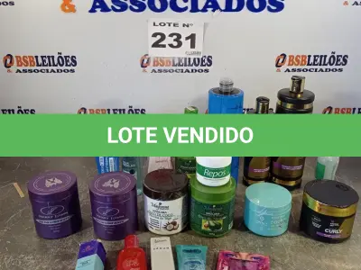 LOTE 231 - 20 - COSMÉTICOS DIVERSOS (NO ESTADO, NÃO SABEMOS SE FUNCIONA. LEILÃO NÃO TEM GARANTIA E NEM DEVOLUÇÃO, SUJEITO A POSSÍVEIS AVARIAS VISÍVEIS/OCULTAS E/OU AUSÊNCIA DE COMPONENTES)