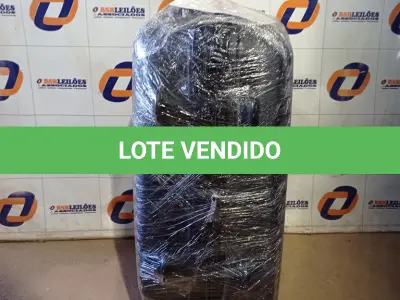 LOTE 243 - 01 - MALA DE VIAGEM (NO ESTADO, NÃO SABEMOS SE FUNCIONA. LEILÃO NÃO TEM GARANTIA E NEM DEVOLUÇÃO, SUJEITO A POSSÍVEIS AVARIAS VISÍVEIS/OCULTAS E/OU AUSÊNCIA DE COMPONENTES)