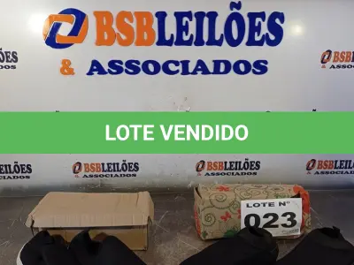 LOTE 023 - 02 – PARES DE CALÇADOS FEMININO Nº 37 (NO ESTADO, NÃO SABEMOS SE FUNCIONA. LEILÃO NÃO TEM GARANTIA E NEM DEVOLUÇÃO, SUJEITO A POSSÍVEIS AVARIAS VISÍVEIS/OCULTAS E/OU AUSÊNCIA DE COMPONENTES)