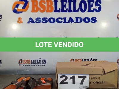 LOTE 217 - 02 – PARES DE CALÇADOS MASCULINO Nº 43 (NO ESTADO, NÃO SABEMOS SE FUNCIONA. LEILÃO NÃO TEM GARANTIA E NEM DEVOLUÇÃO, SUJEITO A POSSÍVEIS AVARIAS VISÍVEIS/OCULTAS E/OU AUSÊNCIA DE COMPONENTES)