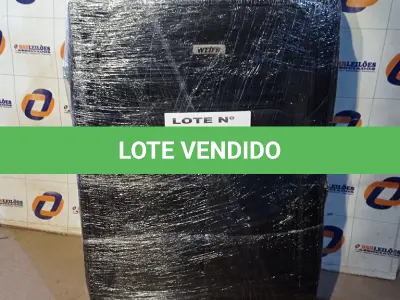 LOTE 182 - 01 - MALA DE VIAGEM (NO ESTADO, NÃO SABEMOS SE FUNCIONA. LEILÃO NÃO TEM GARANTIA E NEM DEVOLUÇÃO, SUJEITO A POSSÍVEIS AVARIAS VISÍVEIS/OCULTAS E/OU AUSÊNCIA DE COMPONENTES)
