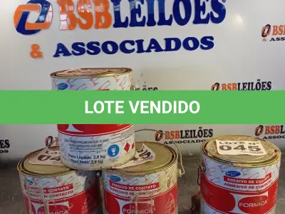 LOTE 045 - 04 - LATAS ADESIVO DE CONTATO FORMICA (NO ESTADO, NÃO SABEMOS SE FUNCIONA. LEILÃO NÃO TEM GARANTIA E NEM DEVOLUÇÃO, SUJEITO A POSSÍVEIS AVARIAS VISÍVEIS/OCULTAS E/OU AUSÊNCIA DE COMPONENTES)