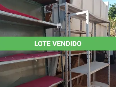 LOTE 524 - 03 ESTANTES DE FERRO COM 04 PRATELEIRAS. (NO ESTADO, LEILÃO NÃO TEM GARANTIA E NEM DEVOLUÇÃO, SUJEITO A POSSÍVEIS AVARIAS VISÍVEIS/OCULTAS E/OU AUSÊNCIA DE COMPONENTES).
