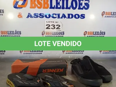 LOTE 232 - 02 – PARES DE CALÇADOS MASCULINO Nº 41 (NO ESTADO, NÃO SABEMOS SE FUNCIONA. LEILÃO NÃO TEM GARANTIA E NEM DEVOLUÇÃO, SUJEITO A POSSÍVEIS AVARIAS VISÍVEIS/OCULTAS E/OU AUSÊNCIA DE COMPONENTES)