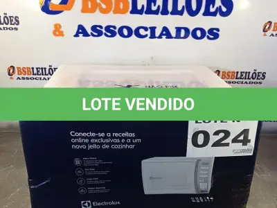 LOTE 024 - 01 - MICRO-ONDAS ELECTROLUX MB37R BRANCO 27L 220V (NO ESTADO, NÃO SABEMOS SE FUNCIONA. LEILÃO NÃO TEM GARANTIA E NEM DEVOLUÇÃO, SUJEITO A POSSÍVEIS AVARIAS VISÍVEIS/OCULTAS E/OU AUSÊNCIA DE COMPONENTES)