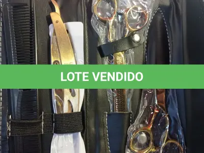 LOTE 175 - 01 - KIT TESOURAS CABELEIREIRO (NO ESTADO, NÃO SABEMOS SE FUNCIONA. LEILÃO NÃO TEM GARANTIA E NEM DEVOLUÇÃO, SUJEITO A POSSÍVEIS AVARIAS VISÍVEIS/OCULTAS E/OU AUSÊNCIA DE COMPONENTES)