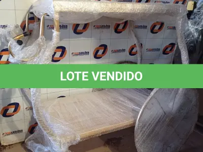 LOTE 039 - 01 - CARRINHO DE CHÁ DECORAÇÃO FESTAS (NO ESTADO, NÃO SABEMOS SE FUNCIONA. LEILÃO NÃO TEM GARANTIA E NEM DEVOLUÇÃO, SUJEITO A POSSÍVEIS AVARIAS VISÍVEIS/OCULTAS E/OU AUSÊNCIA DE COMPONENTES)