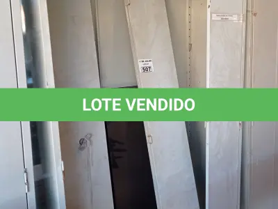 LOTE 507 - 01 ARMÁRIO DE AÇO COM AVARIAS. (NO ESTADO, LEILÃO NÃO TEM GARANTIA E NEM DEVOLUÇÃO, SUJEITO A POSSÍVEIS AVARIAS VISÍVEIS/OCULTAS E/OU AUSÊNCIA DE COMPONENTES).