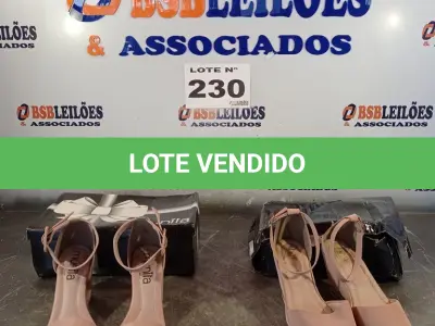 LOTE 230 - 02 – PARES DE CALÇADOS FEMININO Nº 34 (NO ESTADO, NÃO SABEMOS SE FUNCIONA. LEILÃO NÃO TEM GARANTIA E NEM DEVOLUÇÃO, SUJEITO A POSSÍVEIS AVARIAS VISÍVEIS/OCULTAS E/OU AUSÊNCIA DE COMPONENTES)