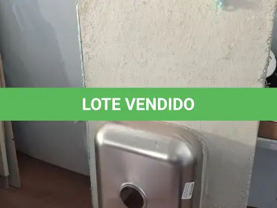 LOTE 485 - 01 PIA EM AÇO INOX CIMENTADA COM 01 CUBA MEDINDO 1,20M X 0,53CM. (NO ESTADO, LEILÃO NÃO TEM GARANTIA E NEM DEVOLUÇÃO, SUJEITO A POSSÍVEIS AVARIAS VISÍVEIS/OCULTAS E/OU AUSÊNCIA DE COMPONENTES).