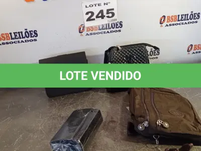 LOTE 245 - 04 - BOLSAS FEMININAS (NO ESTADO, NÃO SABEMOS SE FUNCIONA. LEILÃO NÃO TEM GARANTIA E NEM DEVOLUÇÃO, SUJEITO A POSSÍVEIS AVARIAS VISÍVEIS/OCULTAS E/OU AUSÊNCIA DE COMPONENTES)