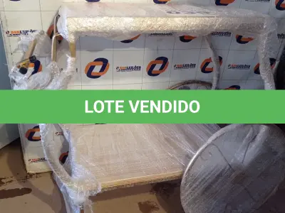 LOTE 039 - 01 - CARRINHO DE CHÁ DECORAÇÃO FESTAS (NO ESTADO, NÃO SABEMOS SE FUNCIONA. LEILÃO NÃO TEM GARANTIA E NEM DEVOLUÇÃO, SUJEITO A POSSÍVEIS AVARIAS VISÍVEIS/OCULTAS E/OU AUSÊNCIA DE COMPONENTES)