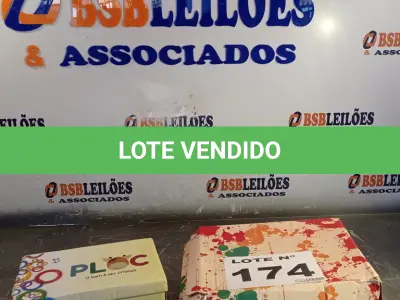 LOTE 174 - 02 – PARES DE CALÇADOS INFANTIL Nº 27 (NO ESTADO, NÃO SABEMOS SE FUNCIONA. LEILÃO NÃO TEM GARANTIA E NEM DEVOLUÇÃO, SUJEITO A POSSÍVEIS AVARIAS VISÍVEIS/OCULTAS E/OU AUSÊNCIA DE COMPONENTES)