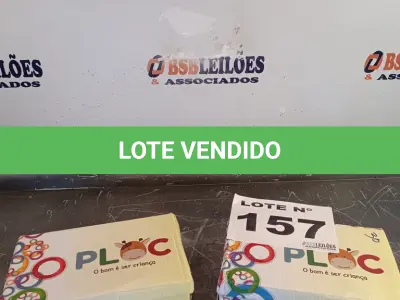 LOTE 157 - 02 – PARES DE CALÇADOS INFANTIL Nº 30 (NO ESTADO, NÃO SABEMOS SE FUNCIONA. LEILÃO NÃO TEM GARANTIA E NEM DEVOLUÇÃO, SUJEITO A POSSÍVEIS AVARIAS VISÍVEIS/OCULTAS E/OU AUSÊNCIA DE COMPONENTES)
