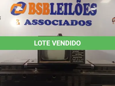LOTE 473 - 01 STÉREO TV/RADIO CASSETE RECORDER E 01 TV/RADIO 12V. (NO ESTADO, LEILÃO NÃO TEM GARANTIA E NEM DEVOLUÇÃO, SUJEITO A POSSÍVEIS AVARIAS VISÍVEIS/OCULTAS E/OU AUSÊNCIA DE COMPONENTES).