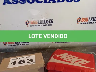 LOTE 163 - 02 – PARES DE CALÇADOS INFANTIL Nº 28 (NO ESTADO, NÃO SABEMOS SE FUNCIONA. LEILÃO NÃO TEM GARANTIA E NEM DEVOLUÇÃO, SUJEITO A POSSÍVEIS AVARIAS VISÍVEIS/OCULTAS E/OU AUSÊNCIA DE COMPONENTES)