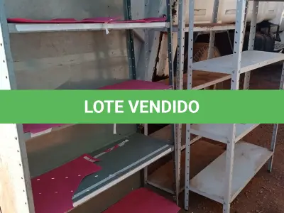 LOTE 524 - 03 ESTANTES DE FERRO COM 04 PRATELEIRAS. (NO ESTADO, LEILÃO NÃO TEM GARANTIA E NEM DEVOLUÇÃO, SUJEITO A POSSÍVEIS AVARIAS VISÍVEIS/OCULTAS E/OU AUSÊNCIA DE COMPONENTES).