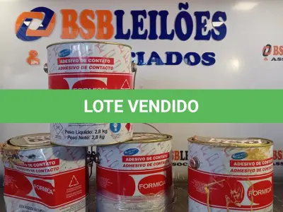 LOTE 090 - 04 - LATAS ADESIVO DE CONTATO FORMICA (NO ESTADO, NÃO SABEMOS SE FUNCIONA. LEILÃO NÃO TEM GARANTIA E NEM DEVOLUÇÃO, SUJEITO A POSSÍVEIS AVARIAS VISÍVEIS/OCULTAS E/OU AUSÊNCIA DE COMPONENTES)