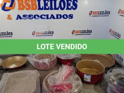 LOTE 027 - 01 - JOGO DE PANELA TRAMONTINA 15 PEÇAS (NO ESTADO, NÃO SABEMOS SE FUNCIONA. LEILÃO NÃO TEM GARANTIA E NEM DEVOLUÇÃO, SUJEITO A POSSÍVEIS AVARIAS VISÍVEIS/OCULTAS E/OU AUSÊNCIA DE COMPONENTES)