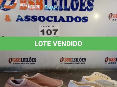 LOTE 107 - 02 – PARES DE CALÇADOS FEMININO Nº 37 (NO ESTADO, NÃO SABEMOS SE FUNCIONA. LEILÃO NÃO TEM GARANTIA E NEM DEVOLUÇÃO, SUJEITO A POSSÍVEIS AVARIAS VISÍVEIS/OCULTAS E/OU AUSÊNCIA DE COMPONENTES)