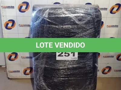 LOTE 251 - 01 - MALA DE VIAGEM (NO ESTADO, NÃO SABEMOS SE FUNCIONA. LEILÃO NÃO TEM GARANTIA E NEM DEVOLUÇÃO, SUJEITO A POSSÍVEIS AVARIAS VISÍVEIS/OCULTAS E/OU AUSÊNCIA DE COMPONENTES)