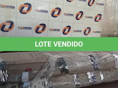 LOTE 104 - 01 - GUARDA ROUPA 6 PORTAS E 2 GAVETAS 620-88 DEMOLIÇÃO (NO ESTADO, NÃO SABEMOS SE FUNCIONA. LEILÃO NÃO TEM GARANTIA E NEM DEVOLUÇÃO, SUJEITO A POSSÍVEIS AVARIAS VISÍVEIS/OCULTAS E/OU AUSÊNCIA DECOMPONENTES)