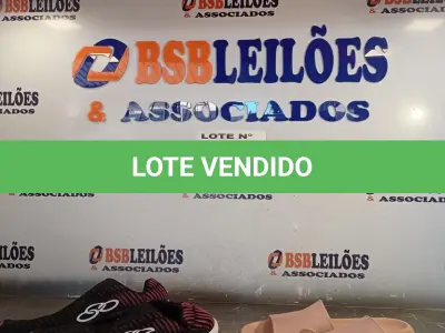 LOTE 123 - 02 – PARES DE CALÇADOS FEMININO Nº 38 (NO ESTADO, NÃO SABEMOS SE FUNCIONA. LEILÃO NÃO TEM GARANTIA E NEM DEVOLUÇÃO, SUJEITO A POSSÍVEIS AVARIAS VISÍVEIS/OCULTAS E/OU AUSÊNCIA DE COMPONENTES)