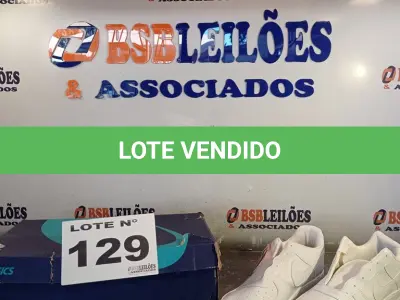 LOTE 129 - 02 – PARES DE CALÇADOS MASCULINO Nº 43 (NO ESTADO, NÃO SABEMOS SE FUNCIONA. LEILÃO NÃO TEM GARANTIA E NEM DEVOLUÇÃO, SUJEITO A POSSÍVEIS AVARIAS VISÍVEIS/OCULTAS E/OU AUSÊNCIA DE COMPONENTES)