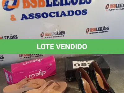 LOTE 082 - 02 – PARES DE CALÇADOS FEMININO Nº 36 (NO ESTADO, NÃO SABEMOS SE FUNCIONA. LEILÃO NÃO TEM GARANTIA E NEM DEVOLUÇÃO, SUJEITO A POSSÍVEIS AVARIAS VISÍVEIS/OCULTAS E/OU AUSÊNCIA DE COMPONENTES)