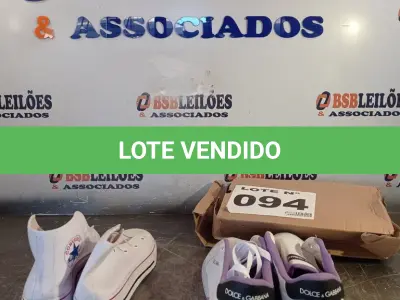 LOTE 094 - 02 – PARES DE CALÇADOS FEMININO Nº 35 (NO ESTADO, NÃO SABEMOS SE FUNCIONA. LEILÃO NÃO TEM GARANTIA E NEM DEVOLUÇÃO, SUJEITO A POSSÍVEIS AVARIAS VISÍVEIS/OCULTAS E/OU AUSÊNCIA DE COMPONENTES)